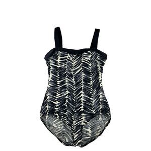 Miraclesuit one piece black white pattenered bathing swimsuit M/L curves
